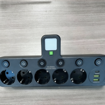 Pladsbesparende stikdåse med lys og USB