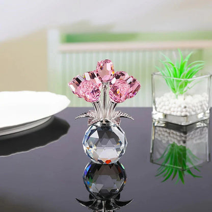 Farverig krystalrose-samlefigur med vase