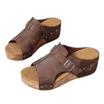 Peep-toe kilehælssandaler til damer med plateausål