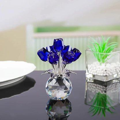 Farverig krystalrose-samlefigur med vase