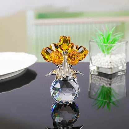 Farverig krystalrose-samlefigur med vase