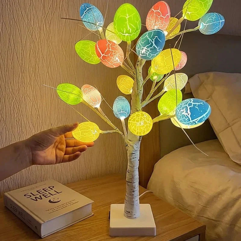 Bordmodel birketræ med 24 LED-oplyste æg