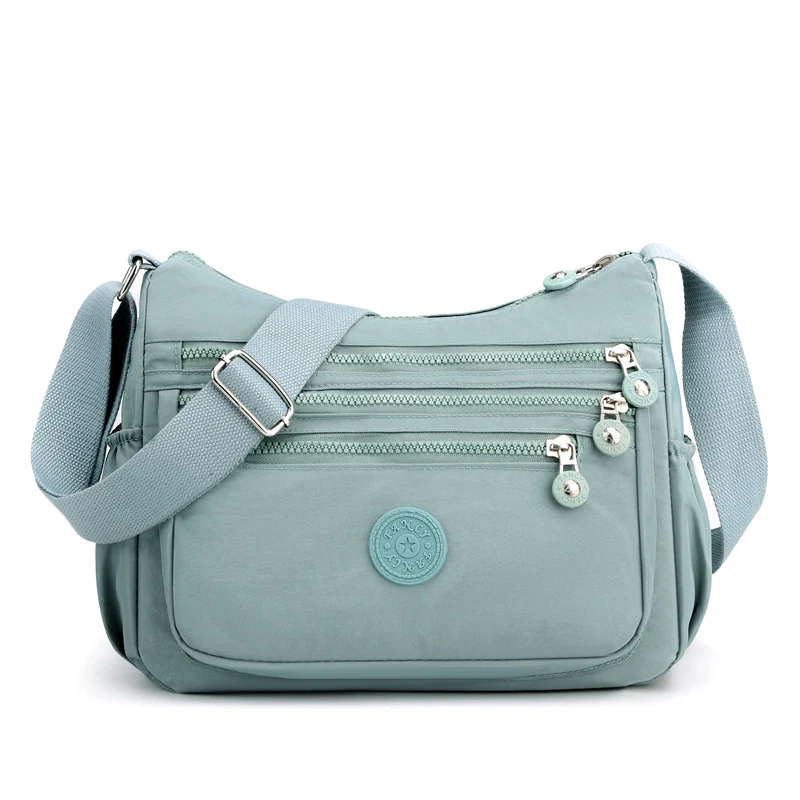 Let nylon taske