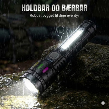 LED-lommelygte med digitalt display og zoom